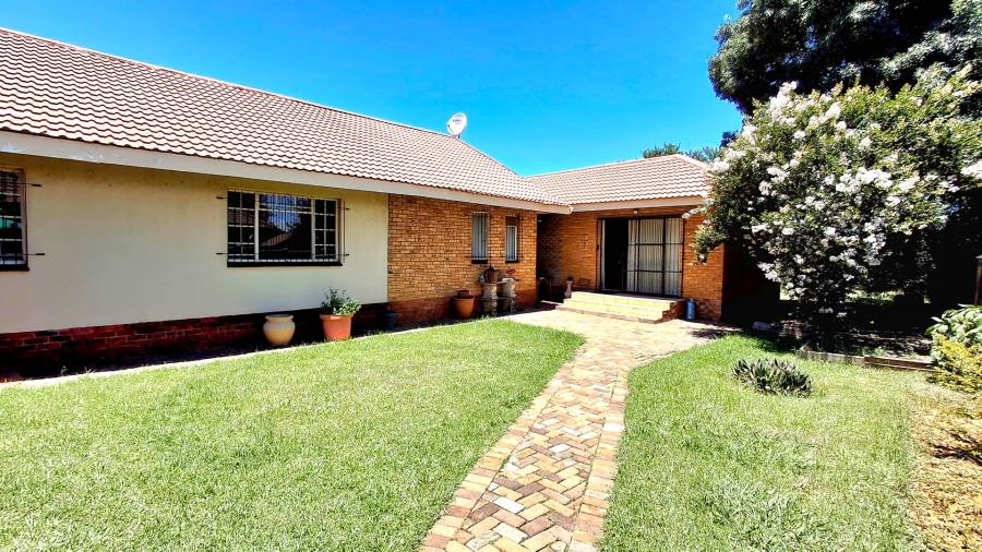 3 Bedroom Property for Sale in Roodia Free State